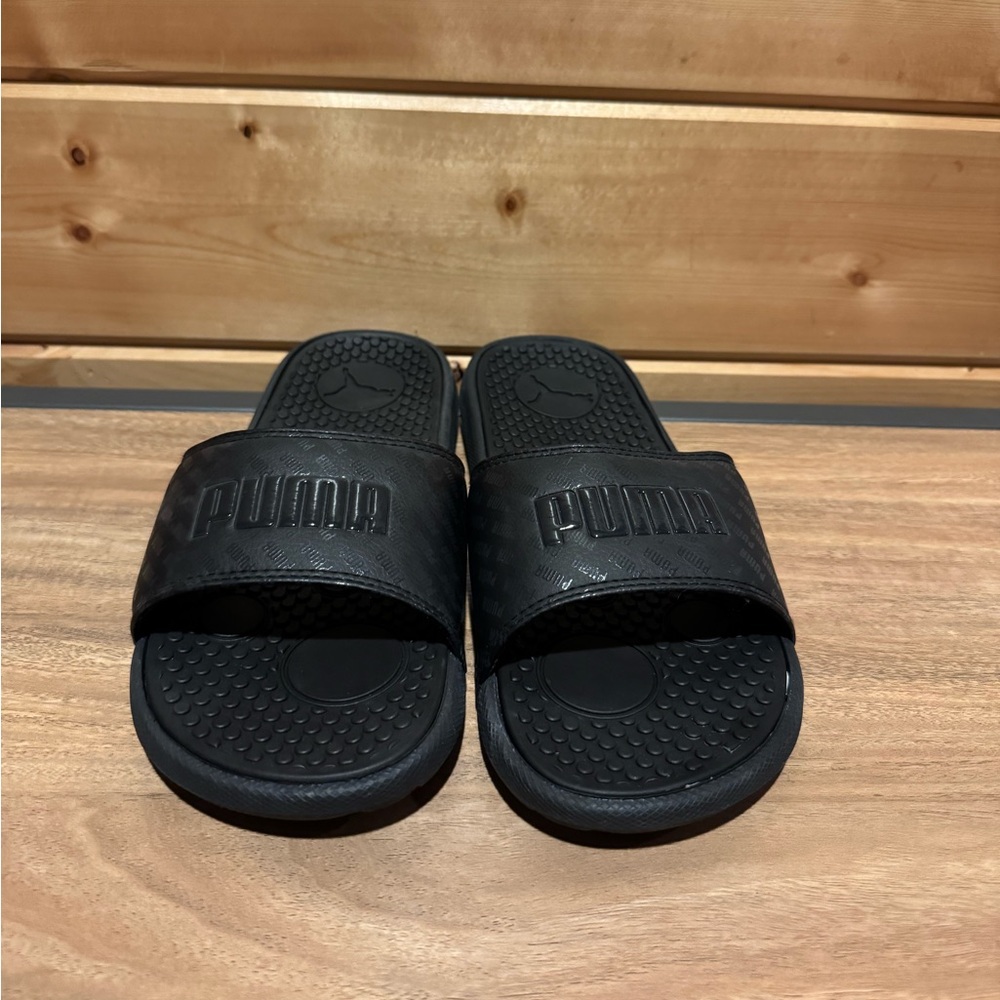 Like New - Women’s Black Puma Slides - Size 8 - Picture 2 of 7